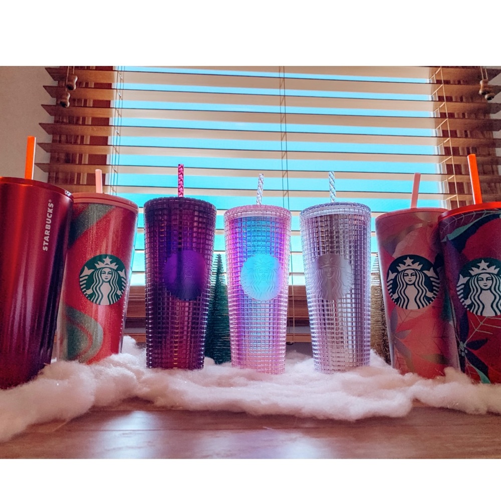 BUNDLE OF 7 STARBUCKS HOLIDAY +BONUS